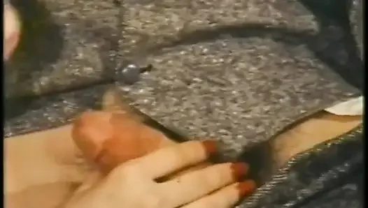 Jacqueline Larians genießen harten schwanz und verführung auf der couch und tiefe kehle