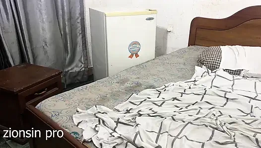 Aku ngentot pantat bahenol adik tiri muslimku waktu ibu tirinya nggak di rumah