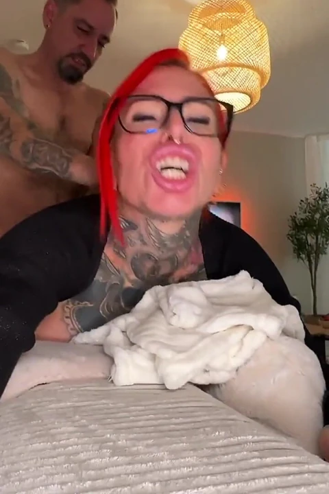家庭庆祝活动前中出! 如果只有我的继妹知道.