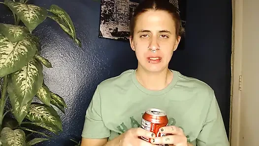 Fav Soda yüksek sesle mutlu geğirme