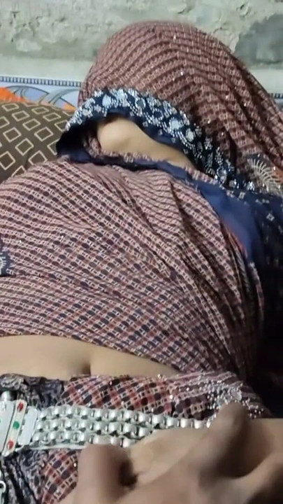 Jaw-dropping moment from "Jab Ghar per koi nahin tha to sasur ne kiya apni Bahu ke sath full romantic sex Hindi video"