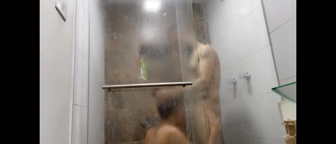 Rich and deep blowjob in the shower