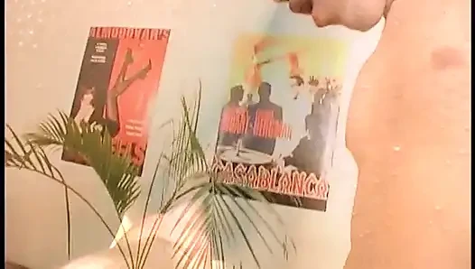 Беременная женщина сосет два мужских члена с большой лаской