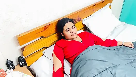 Hintli ateşli evli kadın hintli ateşli çiftlerin viral videosunda domalarak sikişiyor