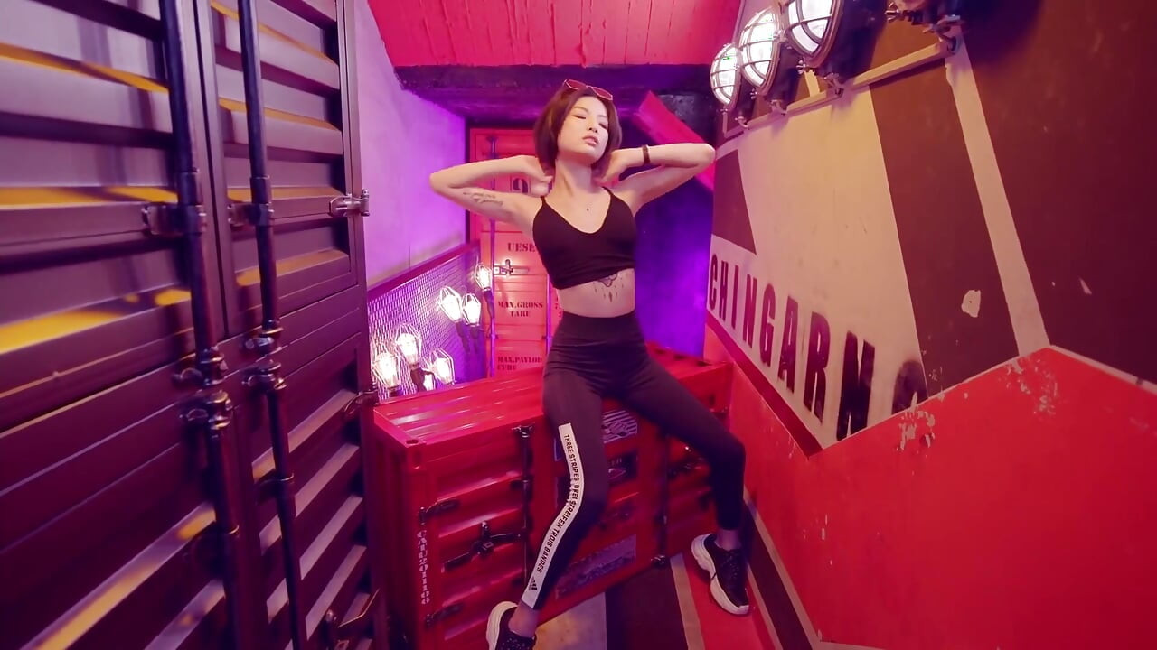 Sexy Asian Girl Solo Show