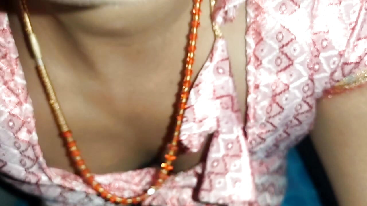 Simran sexy se fute cu pizda șarjă de spermă cu soțul