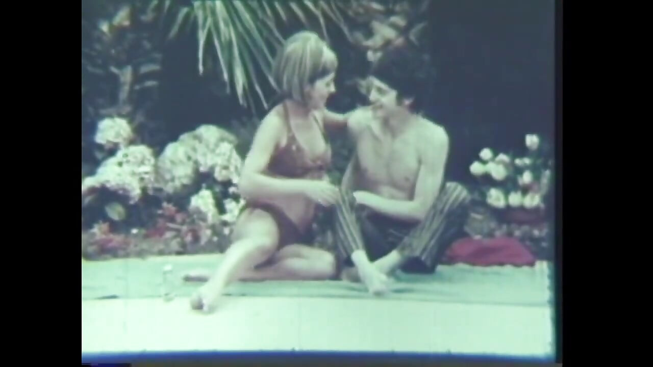 स्विमिंग पूल के बाहर हॉट विंटेज सेक्स!