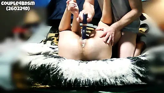 Gefesselte ehefrau mit dildo gefickt beim geben von blowjob (260224c)