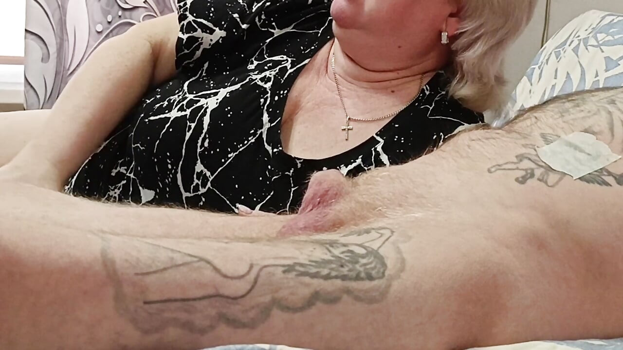 Cewek sange ini lagi asik nyepong kontol sampai telan sperma #54