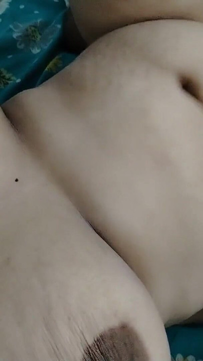 Atemberaubender moment von "Bhabi felling alon und wating für sex xxx"