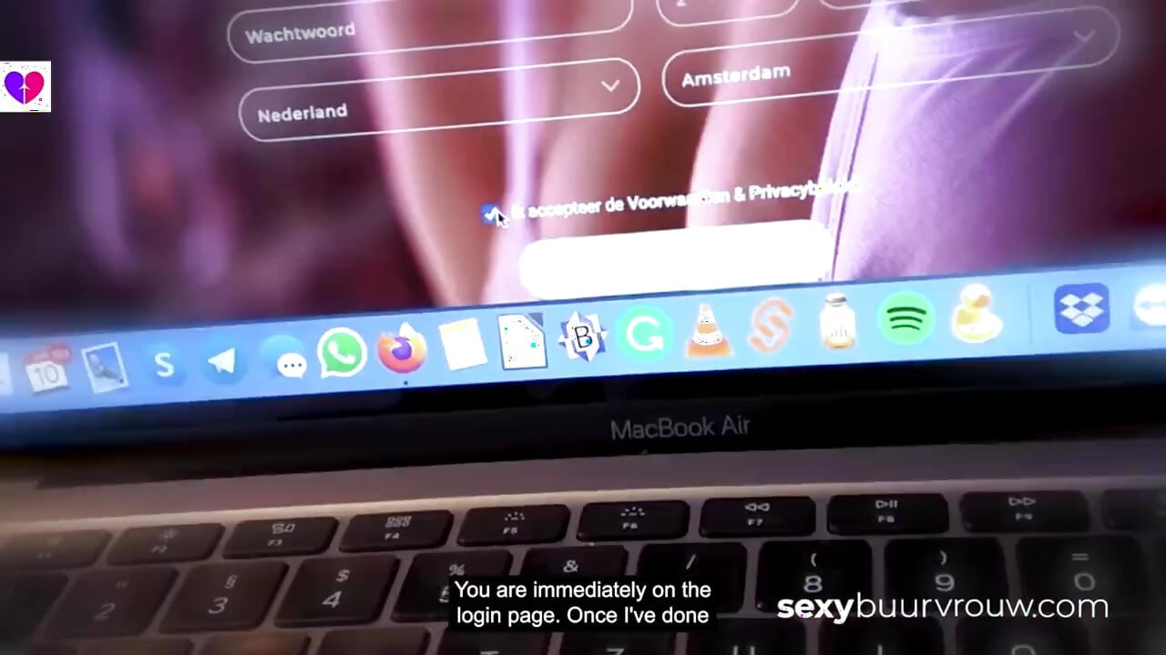 Dutch porn stars Sasha & Chris have sex while eating pizza