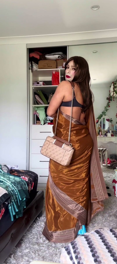 saree crossdressing