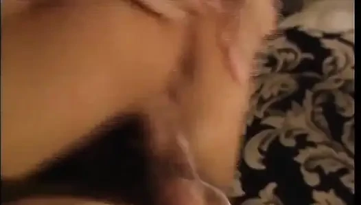 Göğüslerinde dövme olan sarışın kız büyük horoz ve boşalma ile üvey baba ile seks