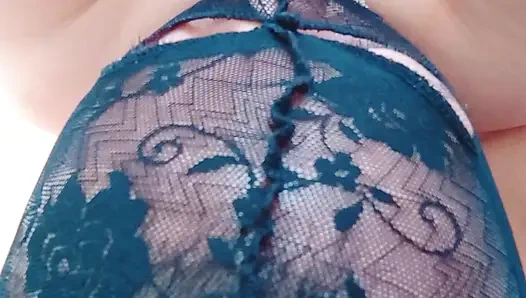 Meine frau bestraft mich, um ihren arsch zu lecken