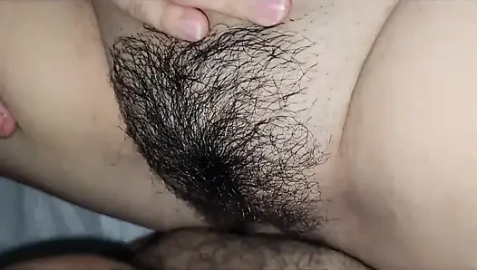 Üvey kız kardeşim onu sikerken porno izliyor