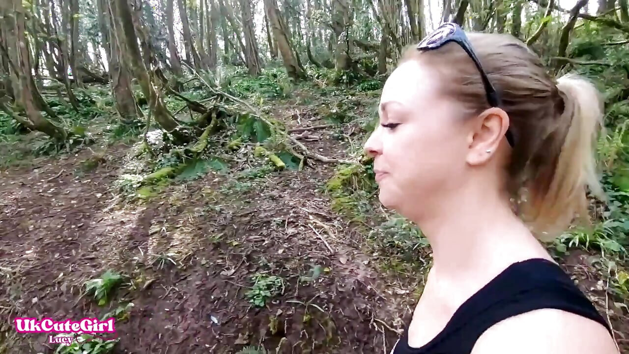 I Had to Wee Outside While You Watched: Desperate Out Jogging