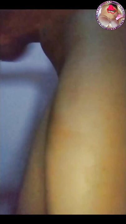 Sri Lankan vaimo pillu ruiskuttaa ja piereskellä