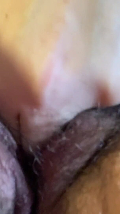 Zadivljujući trenutak iz "Close up FTM Arbryn Phoenyx solo masturbira do orgazma"