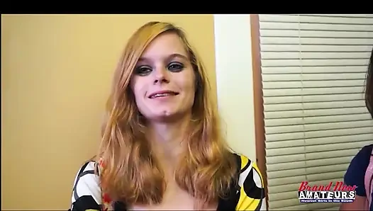 Sarışın piper ve esmer Jamie Litton minik üniversiteli lezbiyen yalama eğlencesi!