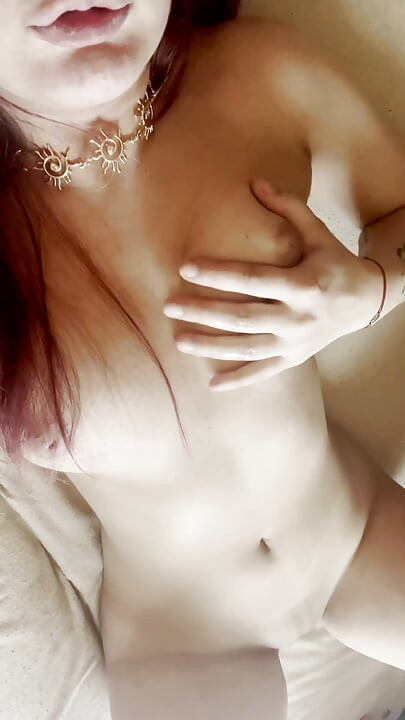 Đừng bỏ lỡ khoảnh khắc tóc đỏ foxy này