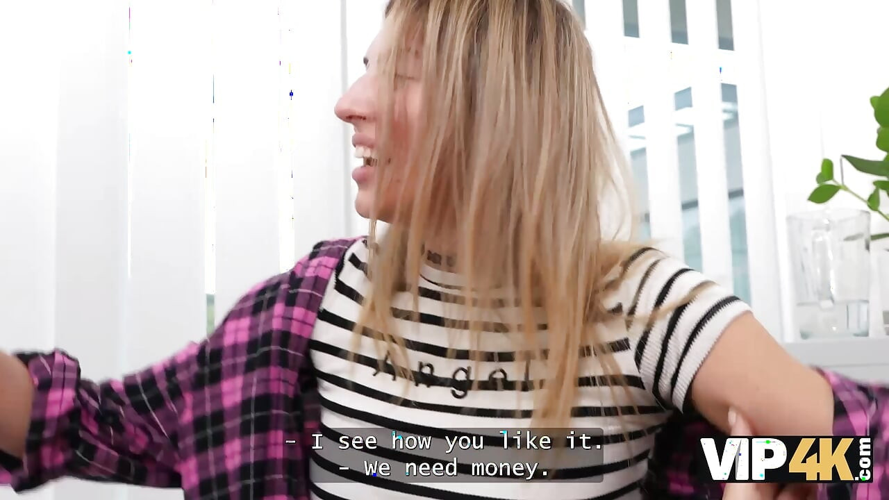 VIP4K. Urmărește cum lesbienele încearcă o pulă pentru prima dată. Cea mai bună compilație lesbiană.