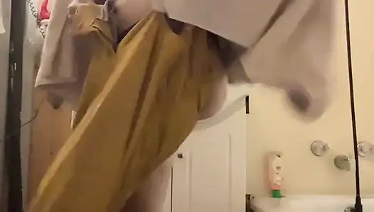 Zierlicher körper mit behaariger muschi, Natur hana in der dusche nass