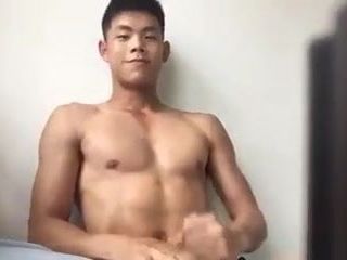 Joven asiático guapo semental masturbandose en cam (13 '')