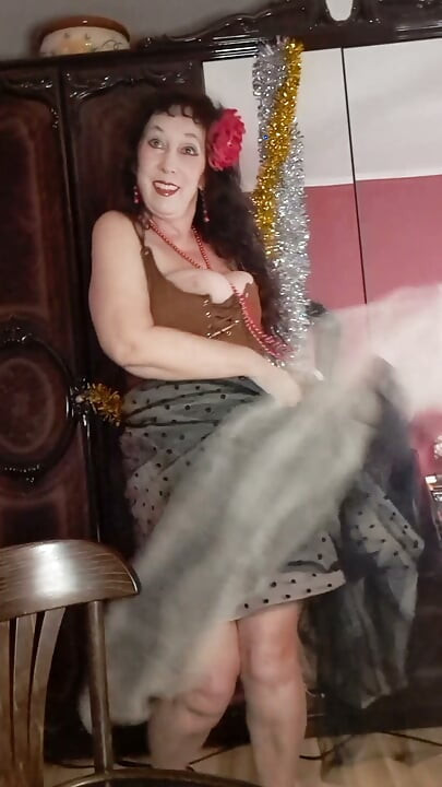 Do you want me to dance a private dance for you? Do you like Fado?