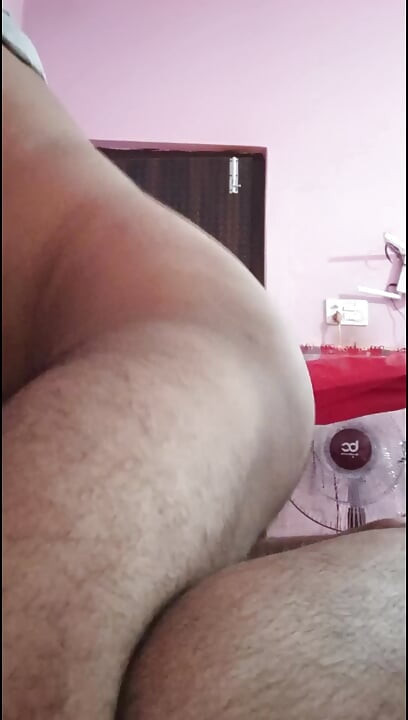 Indian Bhabi Seduces the Delivery Boy - A Hot and Passionate Encounter"