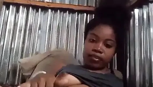 Aku seksi dan aku membelainya