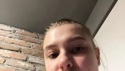 Masturbating in the gym with jucielussie