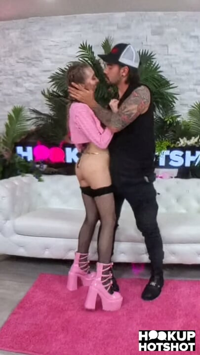 スキニー・ブリージー・ブリはナデ・ナスティにヤられるのが大好き!