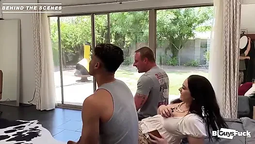 Bts knackarsch Maximus kelly, bevor er den latina-hengst juan lucas und latina luna Lopez fickt!