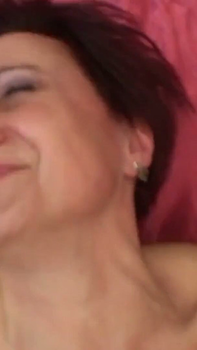Alte Milf fickt mit Jungspundt | Clip 2