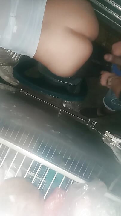 אווה עושה סקס אנאלי עם הזין של סמאל