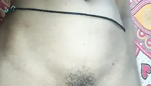 Apni biwi ki chut chaati