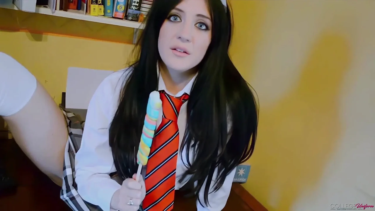 Hot College Girl Video Featuring Samantha Bentley