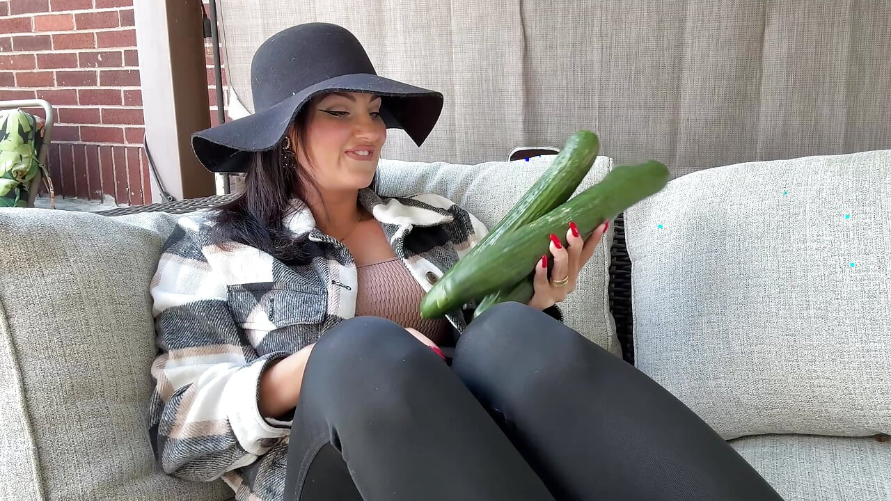 Desperate Housewife Triple Penetrates with 3 12in Cucumbers