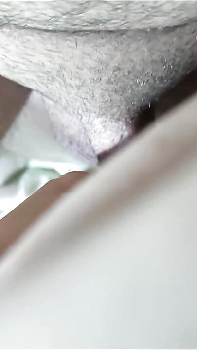 Yeni Suudi porno seksi karım büyük bir penisi seviyor