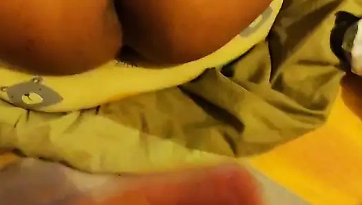 Mahasiswi 18 tahun memek sempitnya dicrot di dalam sama aku