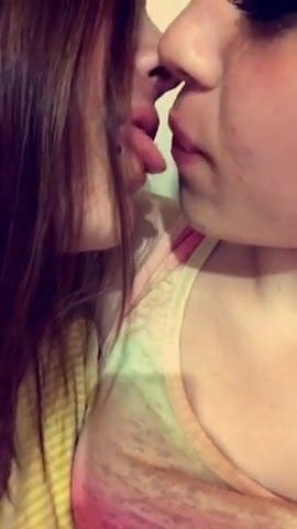 türk kız öpücüğü