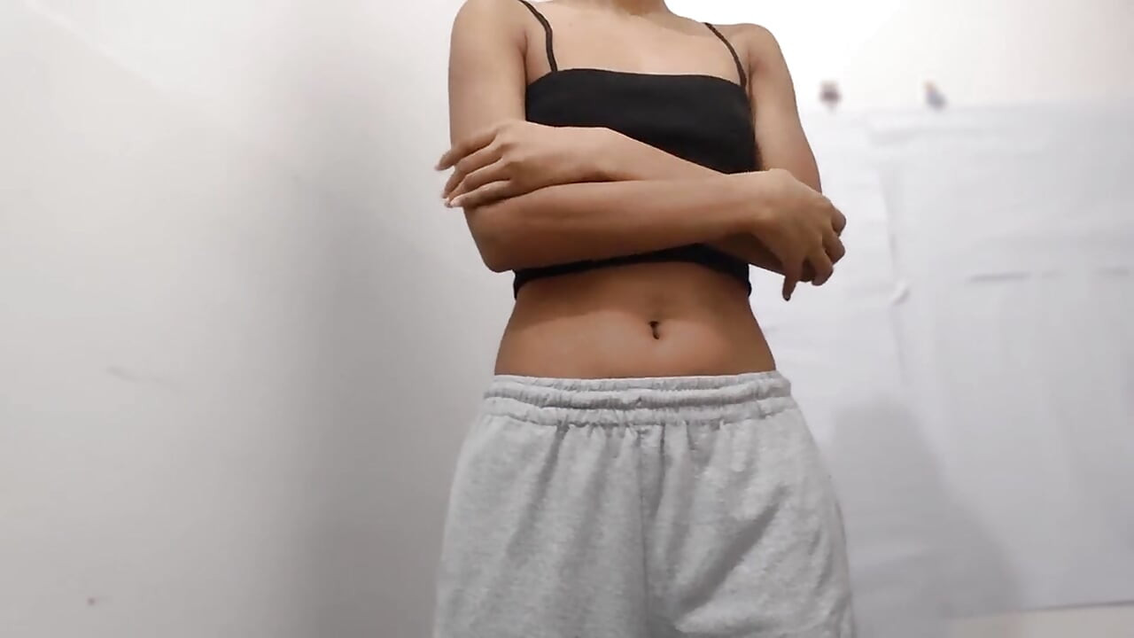 Vruća slatka djevojka intenzivan video poziv dečku 🥵