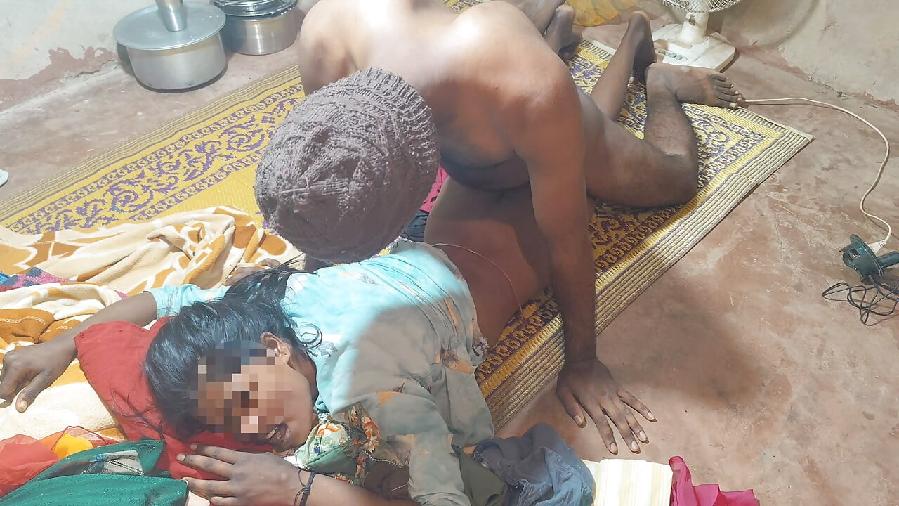 Desi village girl fucked by city boy takes advantage of summer weather in room