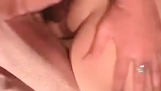 Bacaklarımı açıp Sevişmeme Izin Verdim