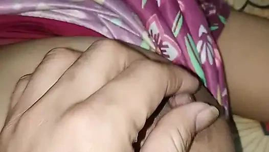 Neighbour's daughter fucked on the pretext of giving her cold water