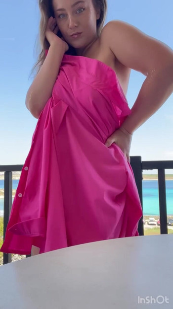 Brunette. Sensuality. Sincerity 🌙 Subscribe to my OnlyFans now!