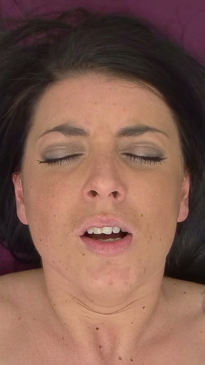 Czech Orgasm 10: Brunette Mature Seeks the Climax