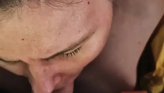 Sepong kontol pasangan Rusia asli, crot di pantat dan setelah nyepong kontol