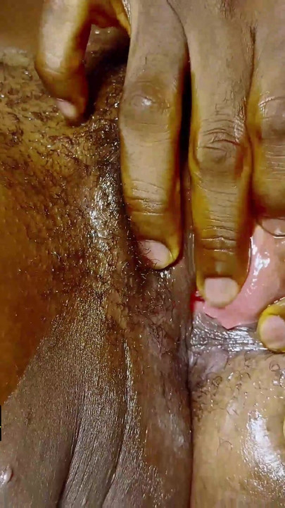 Došla je na vruću masažu pičke i dobila ogroman kurac | Isječak 2