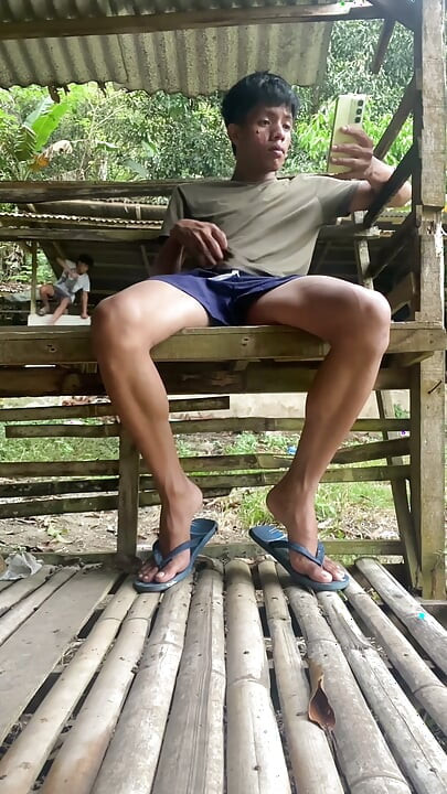 Young Pinoy Twink Jerks off Secretly Outdoors